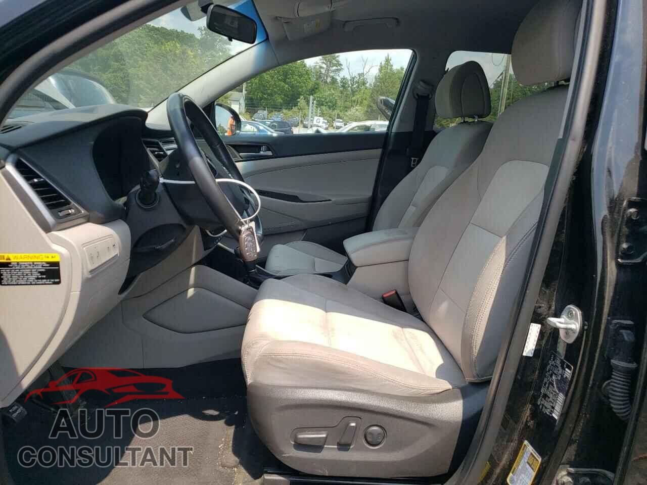 HYUNDAI TUCSON 2017 - KM8J3CA27HU302320
