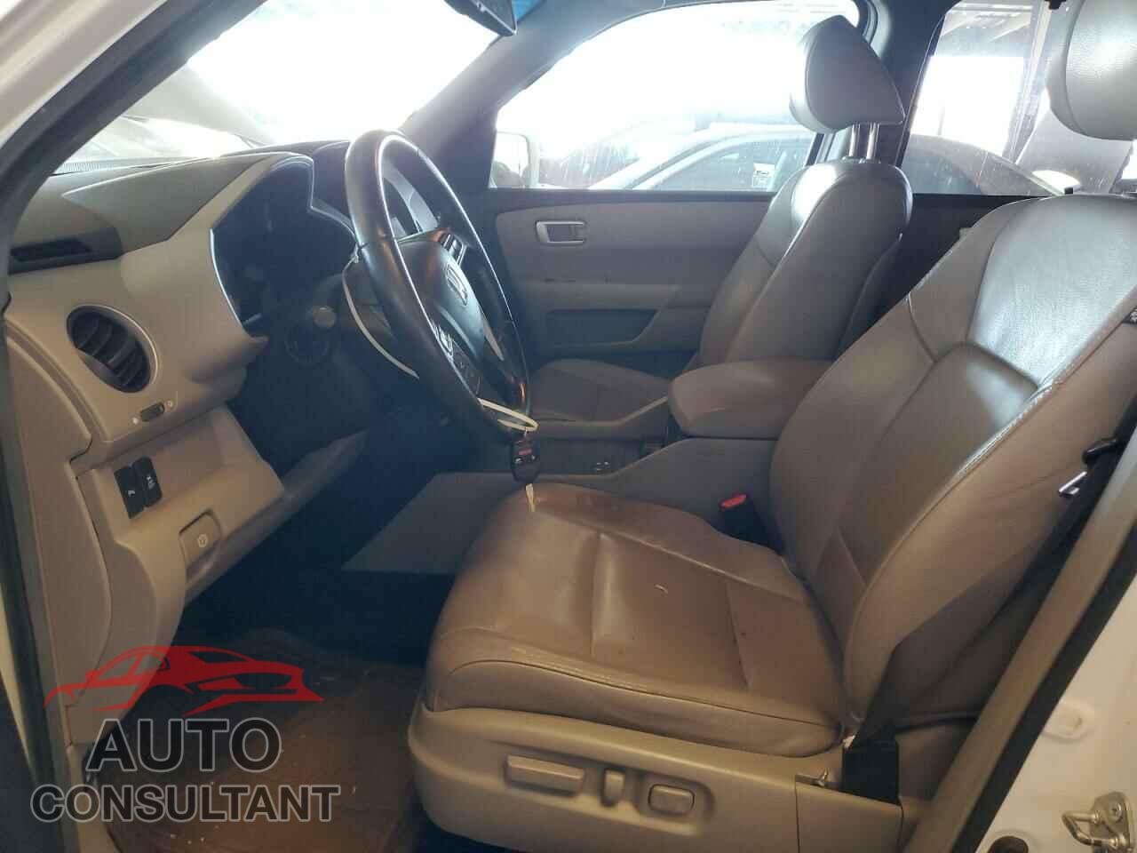 HONDA PILOT 2012 - 5FNYF4H98CB010888