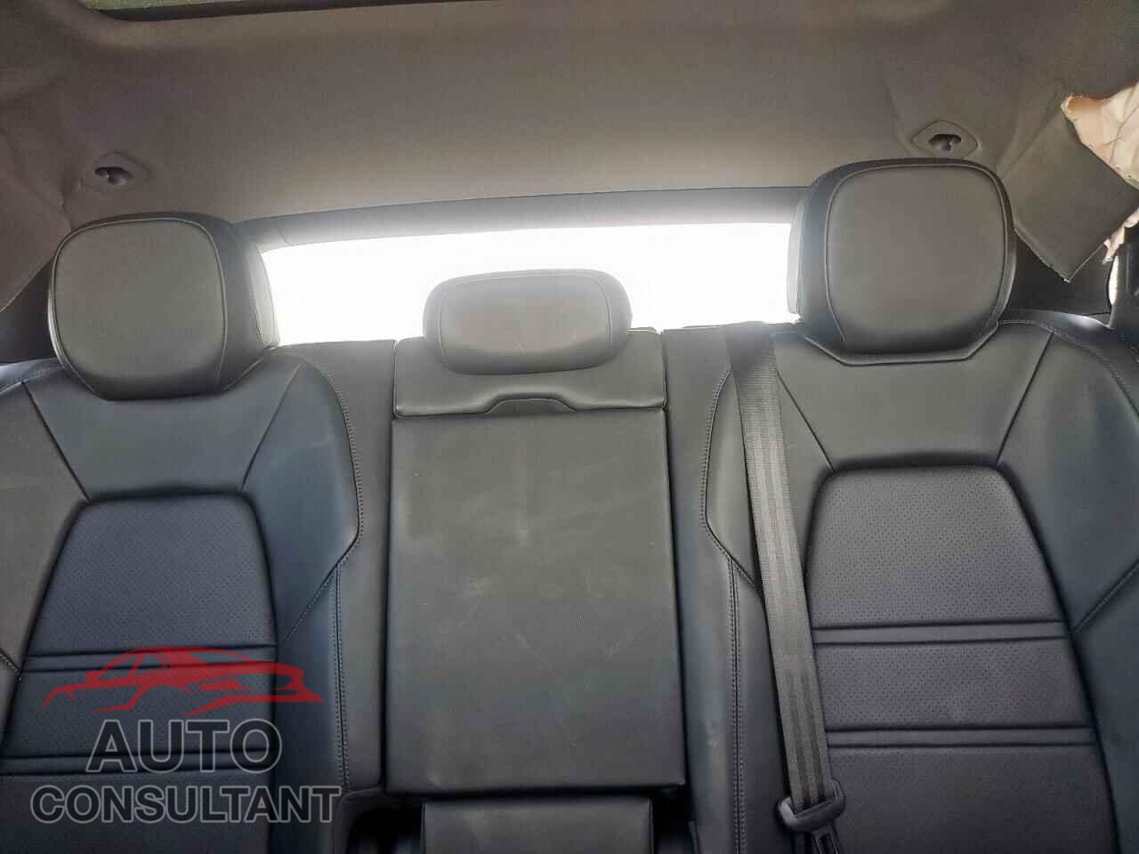 PORSCHE CAYENNE 2021 - WP1AA2AYXMDA04359