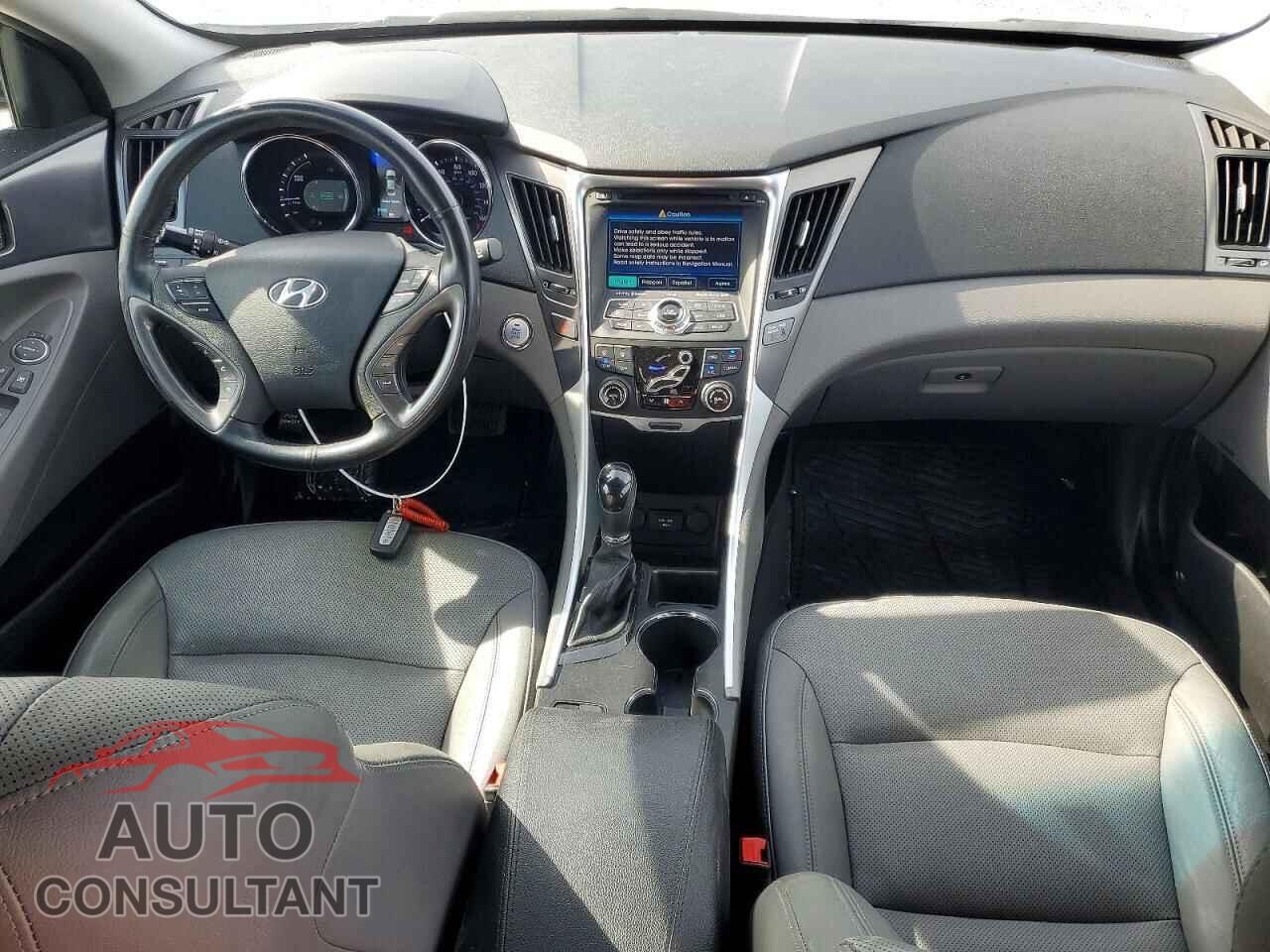 HYUNDAI SONATA 2015 - KMHEC4A43FA121464