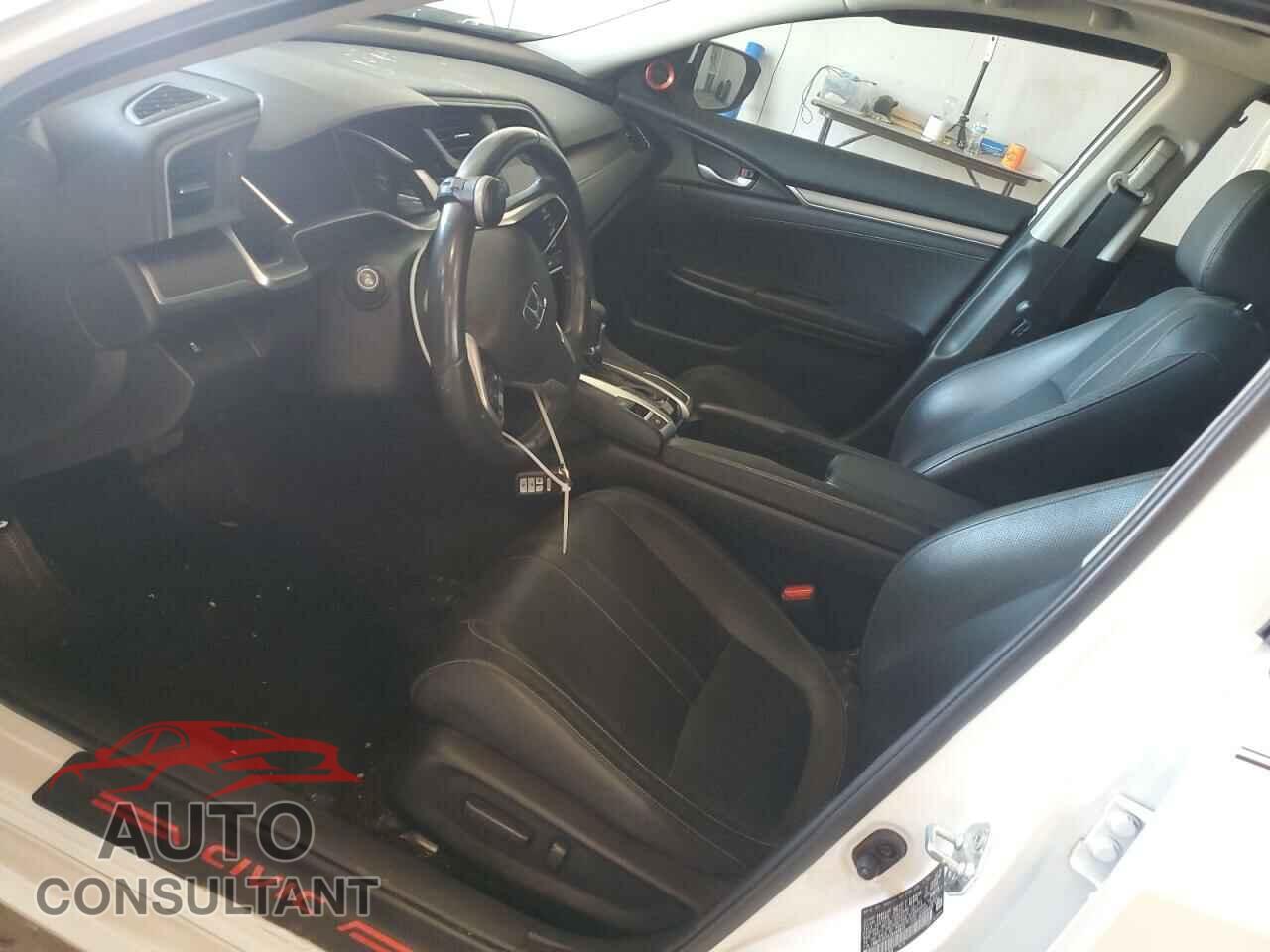 HONDA CIVIC 2018 - JHMFC1F77JX030017