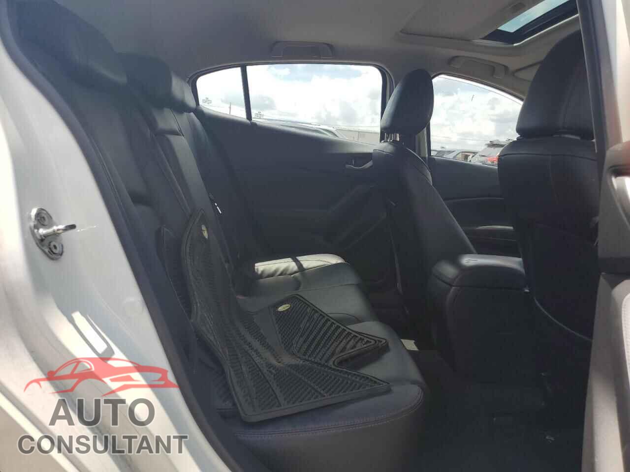 MAZDA 3 2014 - JM1BM1M75E1101806