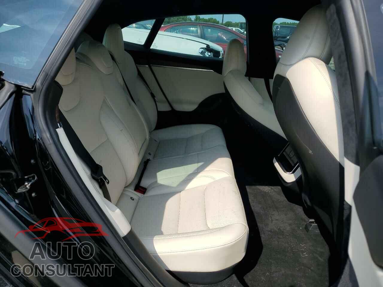 TESLA MODEL S 2021 - 5YJSA1E58MF439552