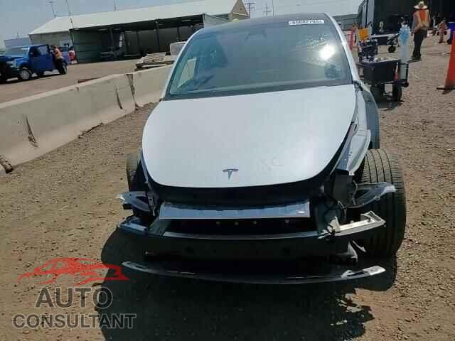 TESLA MODEL Y 2024 - 7SAYGDEE3RF154326