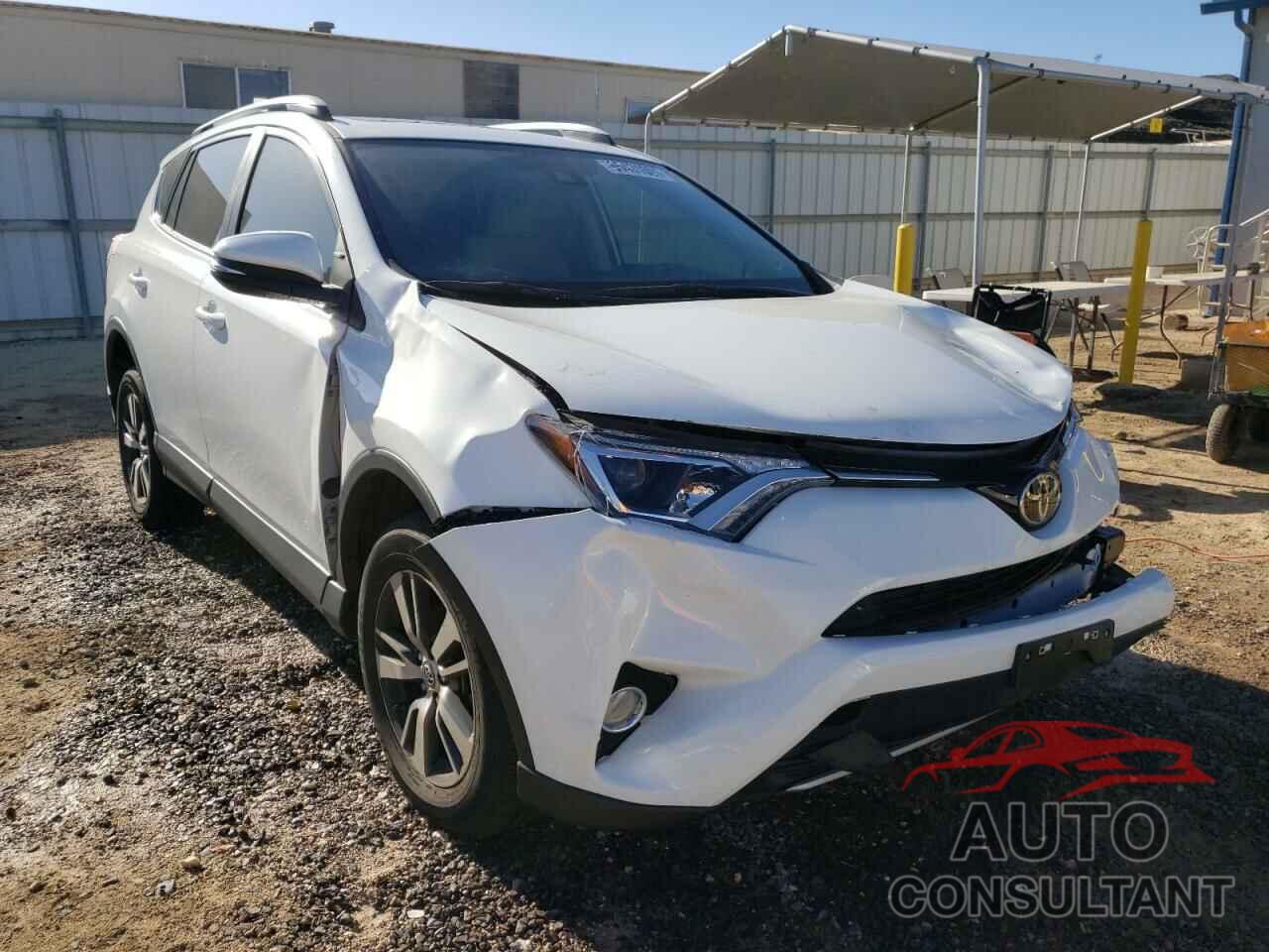 TOYOTA RAV4 2017 - JTMWFREV1HJ135818
