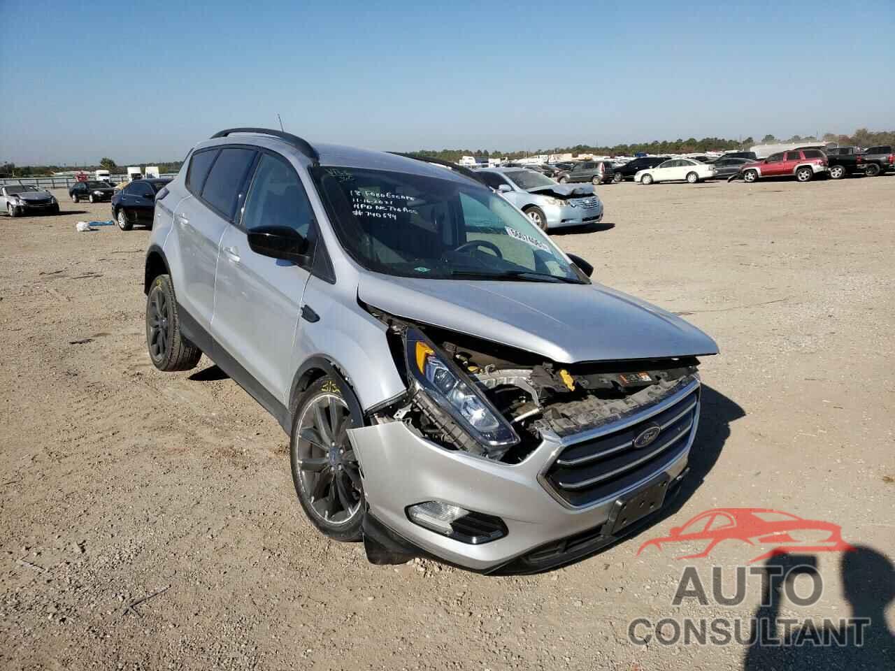FORD ESCAPE 2018 - 1FMCU0GDXJUC05759