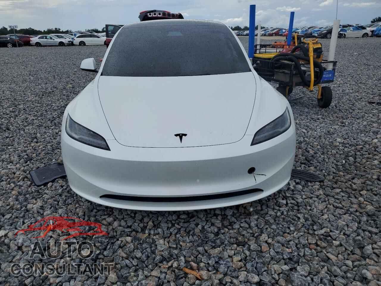 TESLA MODEL 3 2024 - 5YJ3E1EBXRF843832