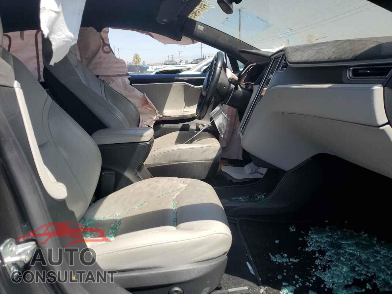 TESLA MODEL S 2015 - 5YJSA1V40FF097900
