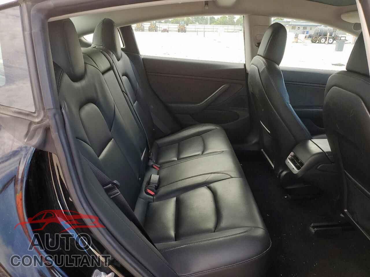 TESLA MODEL 3 2018 - 5YJ3E1EA4JF056905