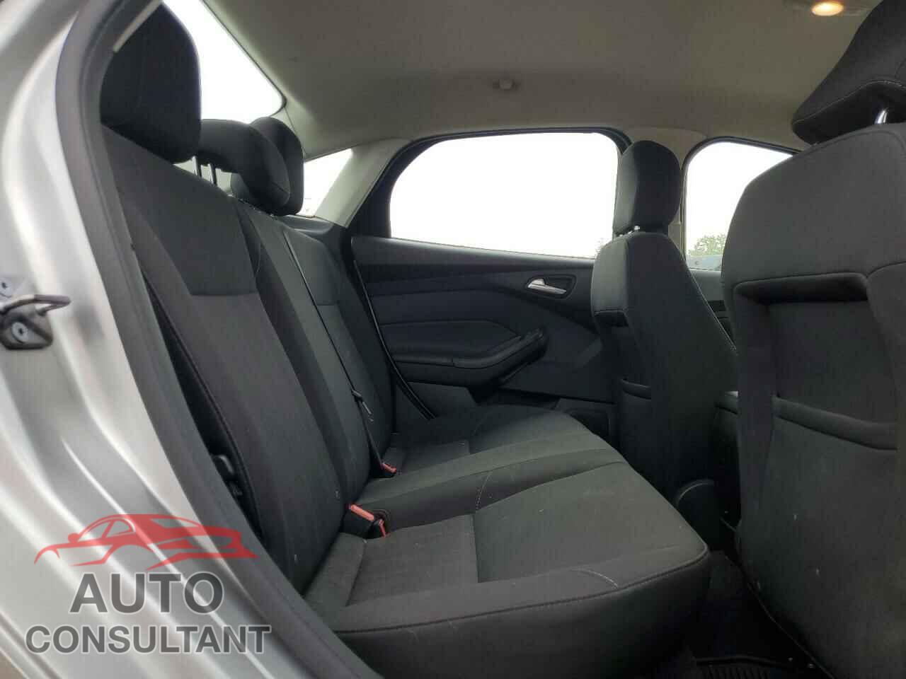 FORD FOCUS 2017 - 1FADP3F20HL281160