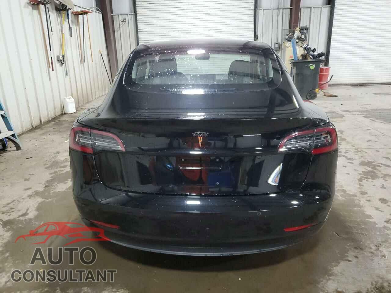 TESLA MODEL 3 2018 - 5YJ3E1EA8JF036222