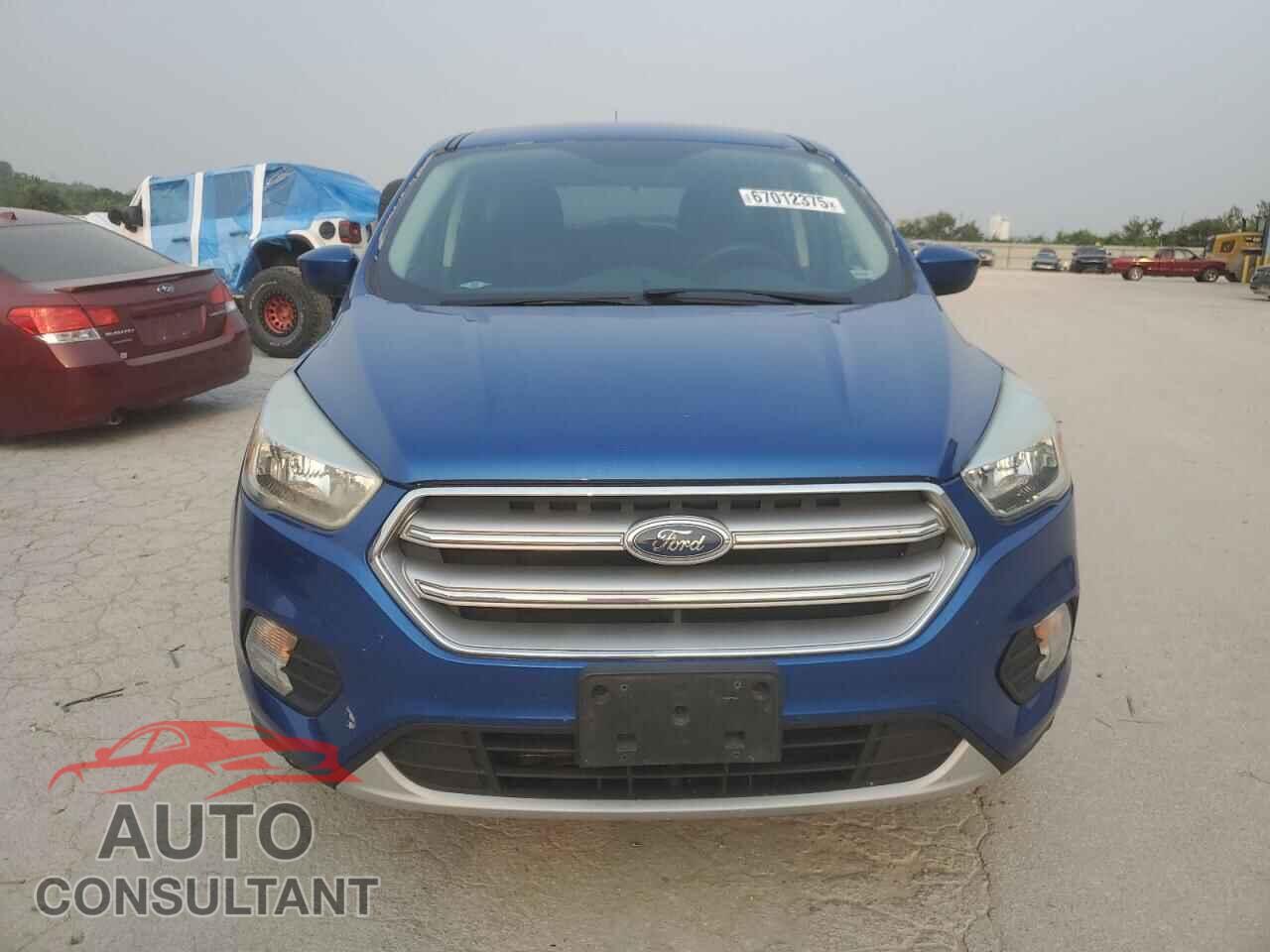 FORD ESCAPE 2017 - 1FMCU9GD8HUC25538