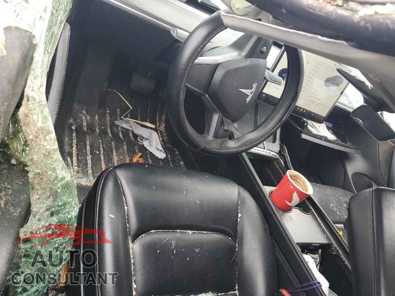 TESLA MODEL 3 2022 - 5YJ3E1EA4NF189640