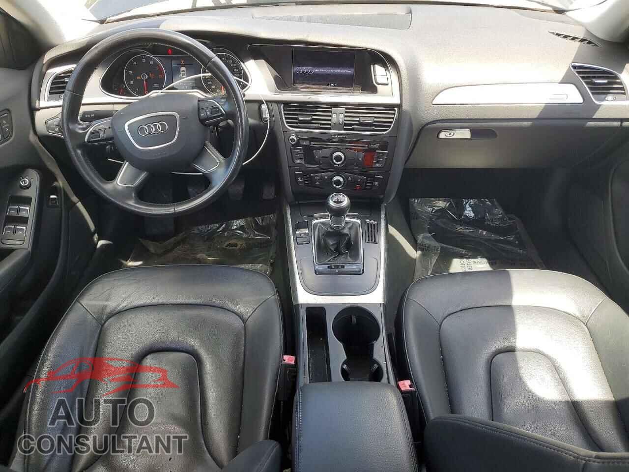 AUDI A4 2013 - WAUDFAFL7DN028097