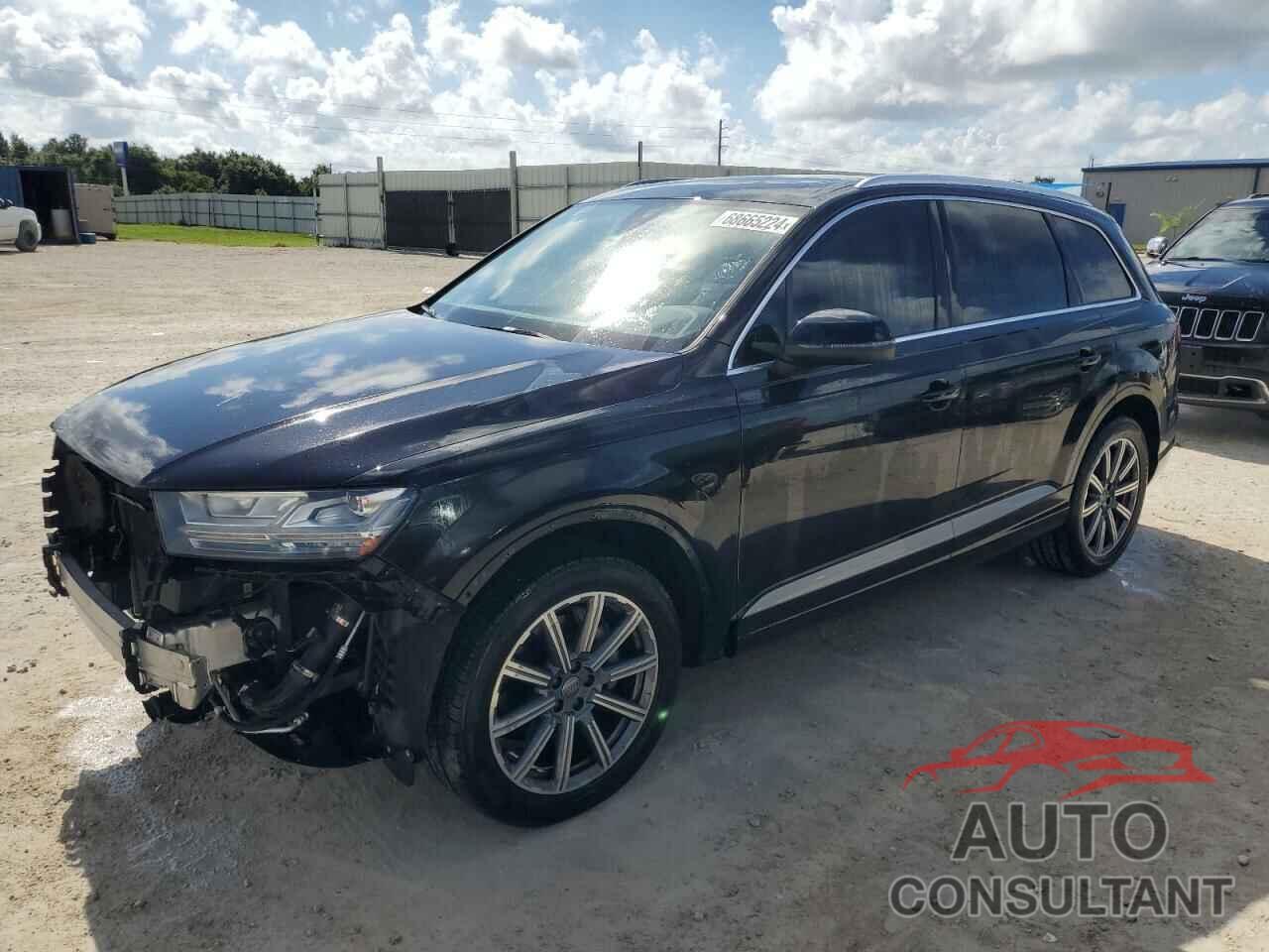 AUDI Q7 2018 - WA1LHAF71JD031729