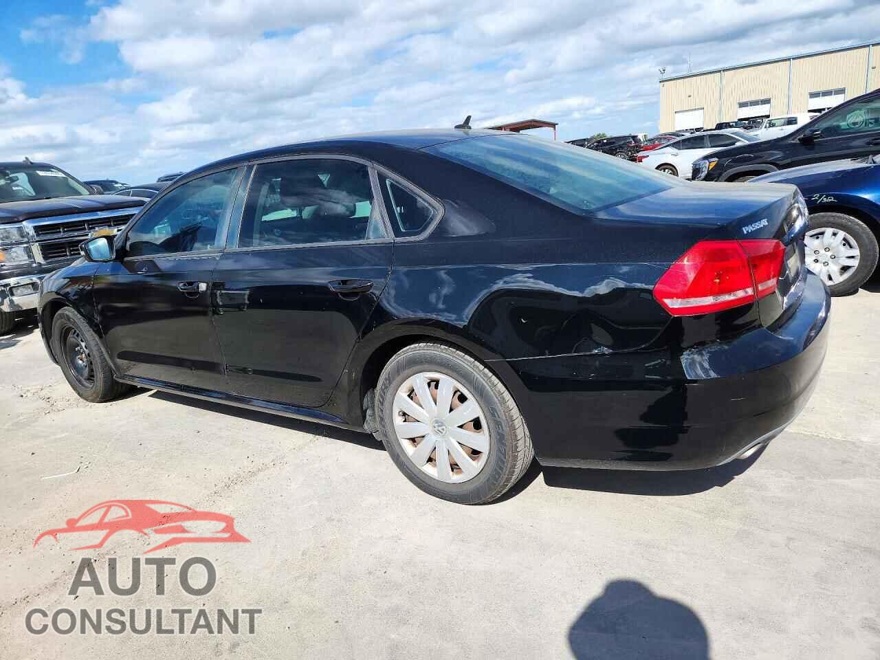 VOLKSWAGEN PASSAT 2012 - 1VWAP7A33CC075051