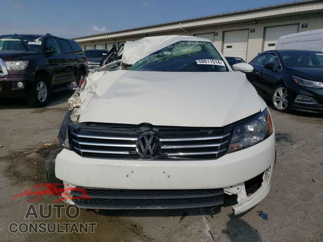 VOLKSWAGEN PASSAT 2015 - 1VWAT7A30FC024302