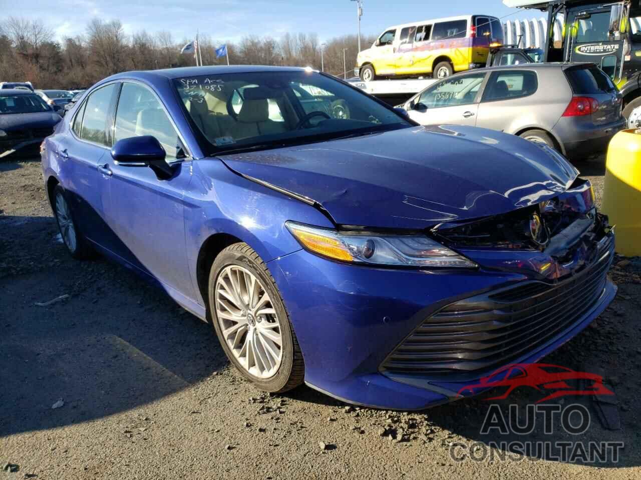 TOYOTA CAMRY 2018 - 4T1B11HK5JU529399