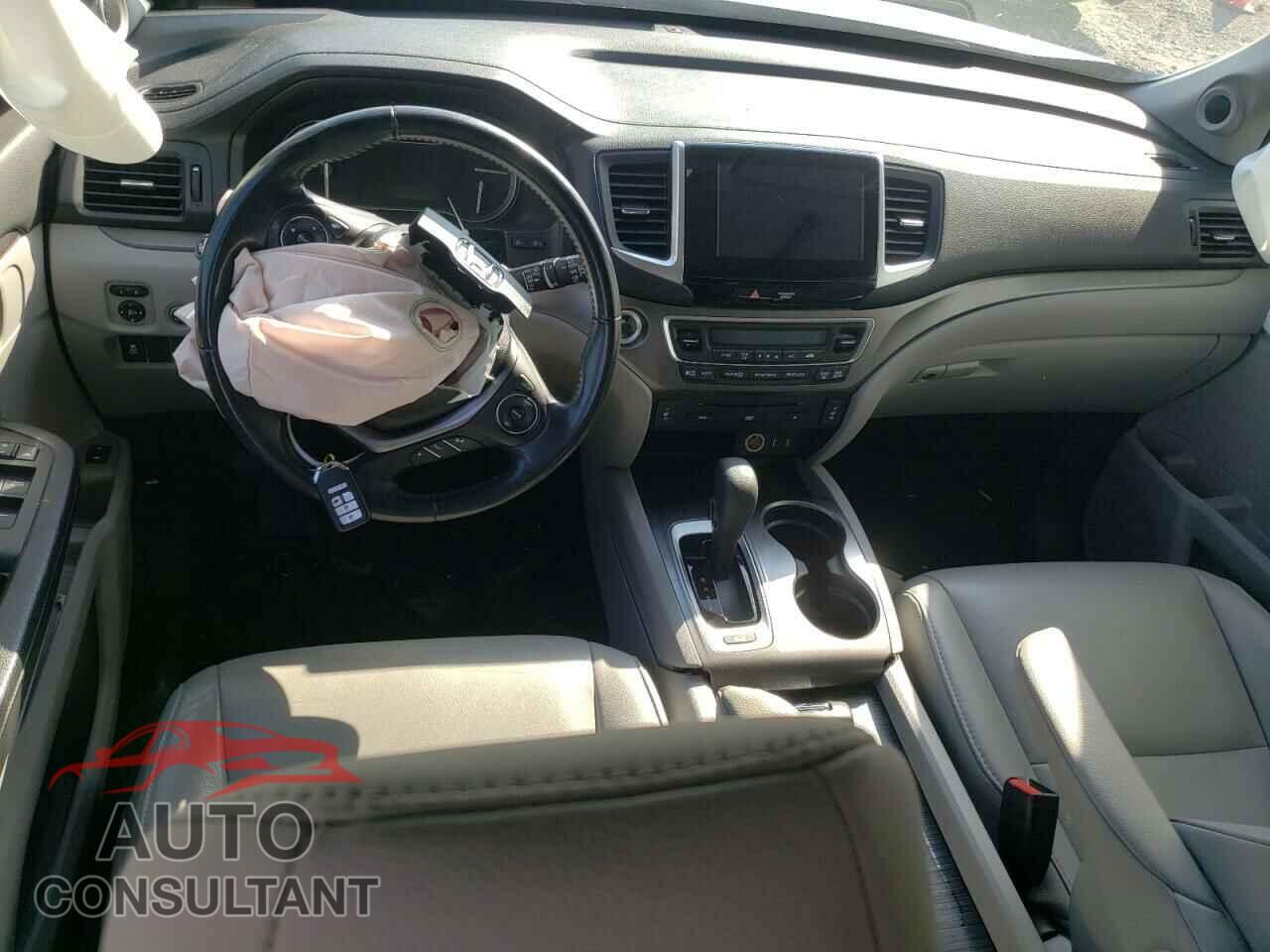 HONDA PILOT 2018 - 5FNYF6H81JB006858