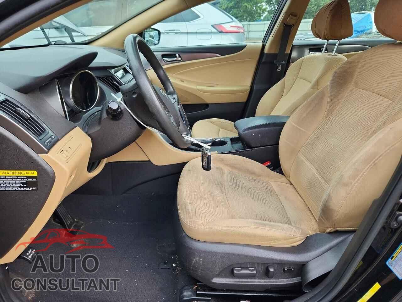 HYUNDAI SONATA 2012 - KMHEC4A48CA021727