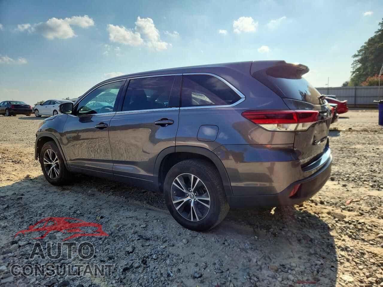 TOYOTA HIGHLANDER 2017 - 5TDZARFH2HS030227