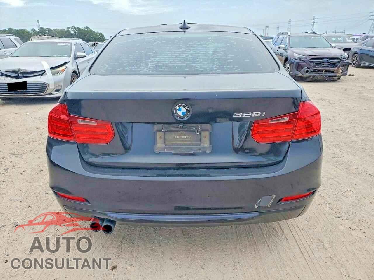 BMW 3 SERIES 2013 - WBA3C1G53DNR48264