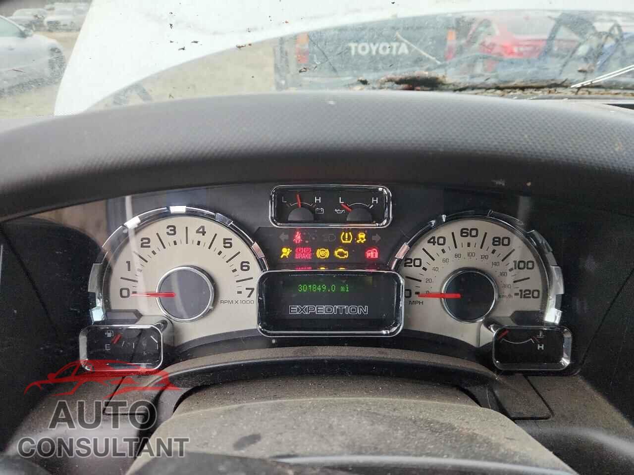 FORD EXPEDITION 2011 - 1FMJU2A59BEF36610