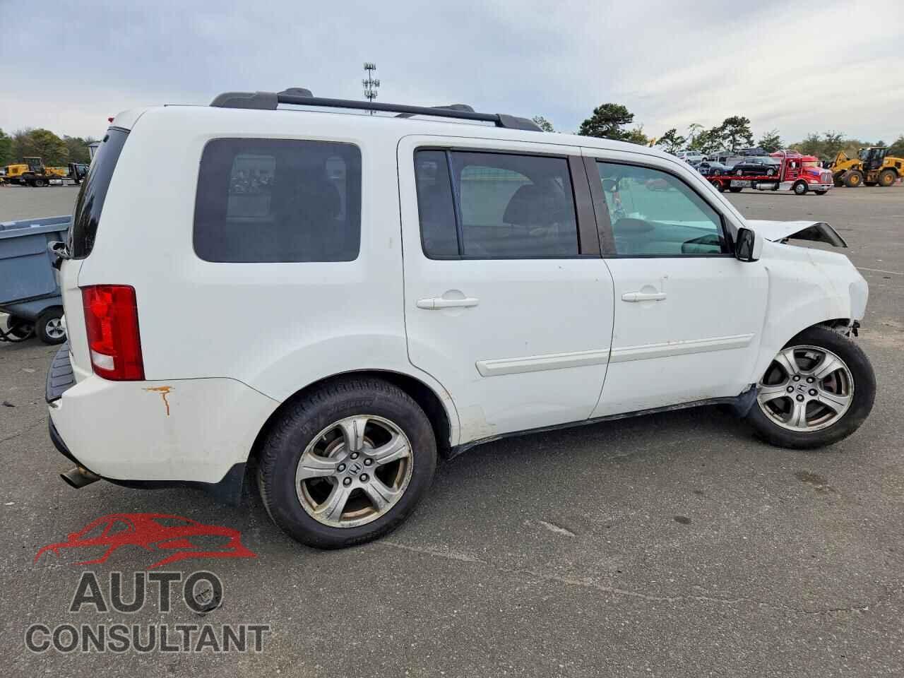 HONDA PILOT 2015 - 5FNYF4H52FB023072