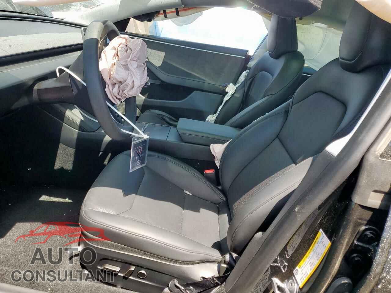 TESLA MODEL 3 2025 - 5YJ3E1EB0SF921606