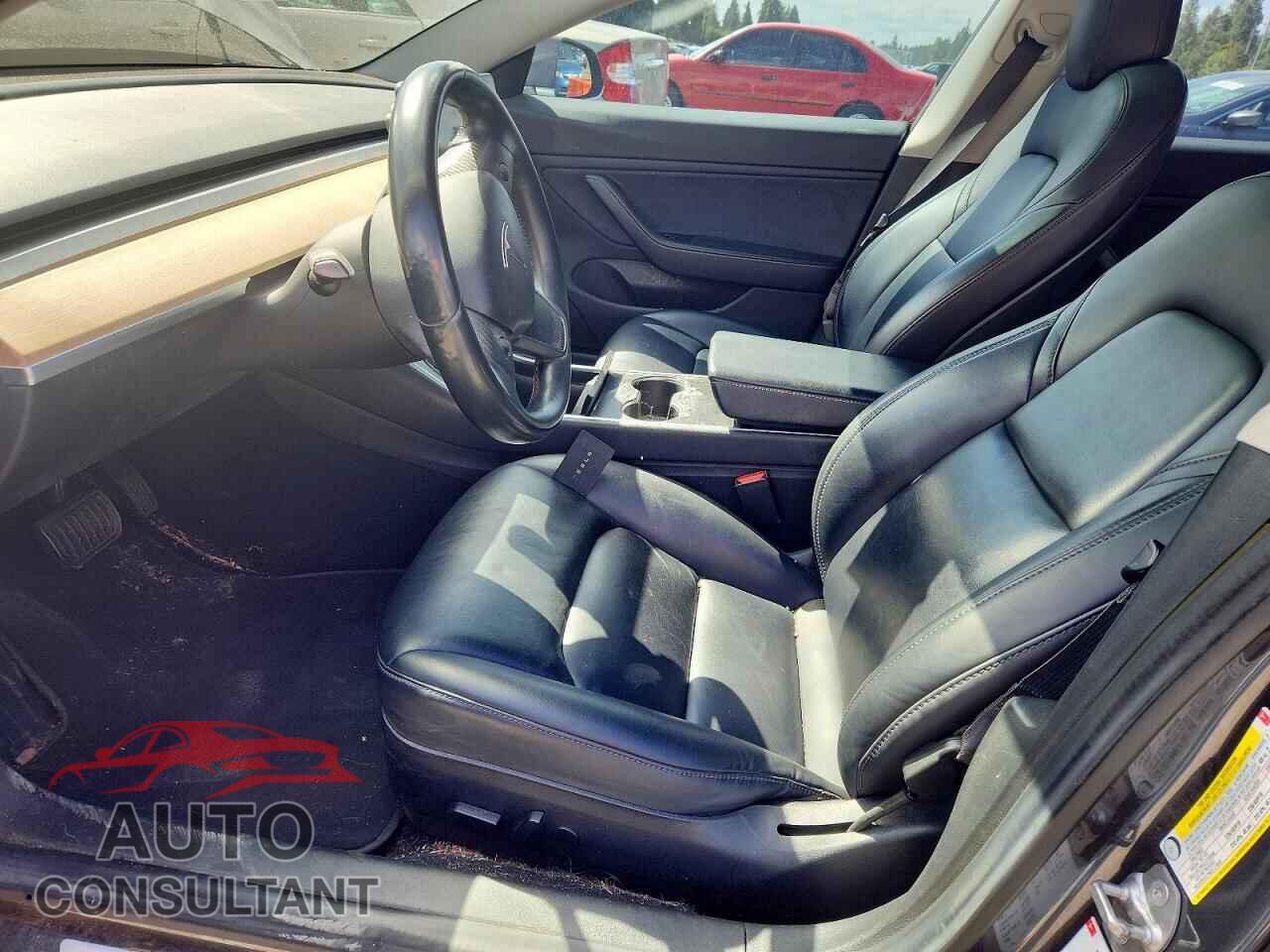 TESLA MODEL 3 2018 - 5YJ3E1EA0JF018877
