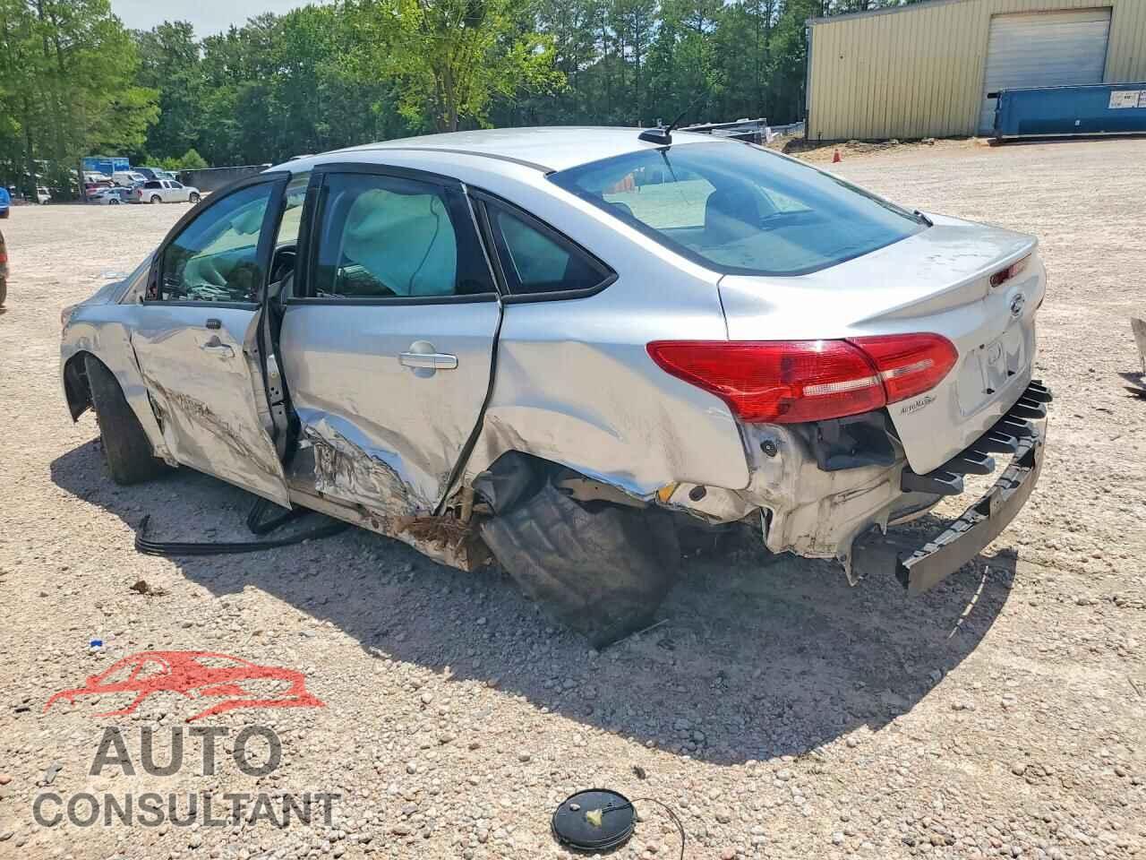 FORD FOCUS SE 2015 - 1FADP3F26FL375783