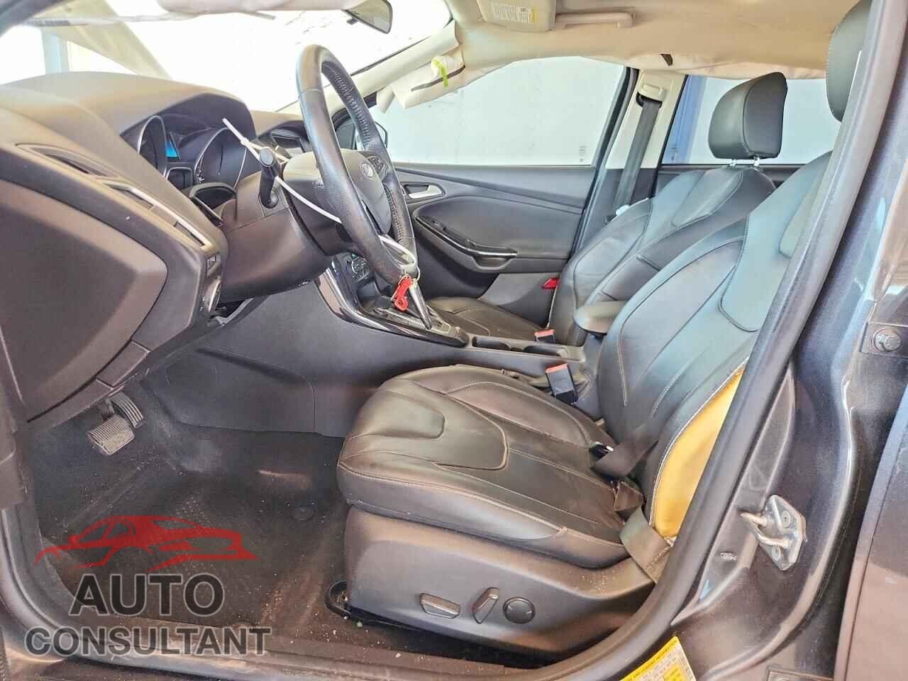 FORD FOCUS 2017 - 1FADP3N25HL349230