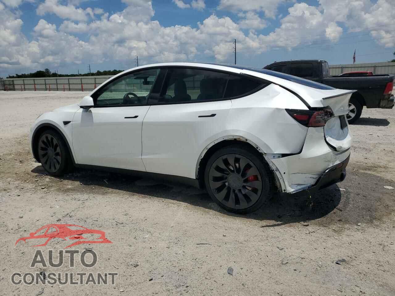 TESLA MODEL Y 2021 - 5YJYGDEF4MF304815