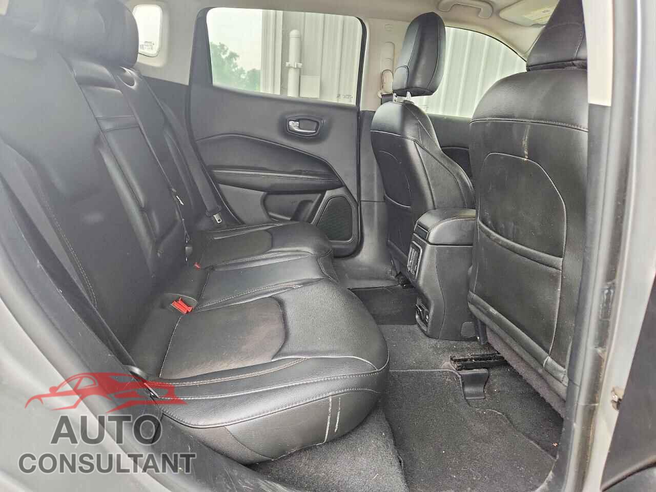 JEEP COMPASS 2018 - 3C4NJDBB7JT333728