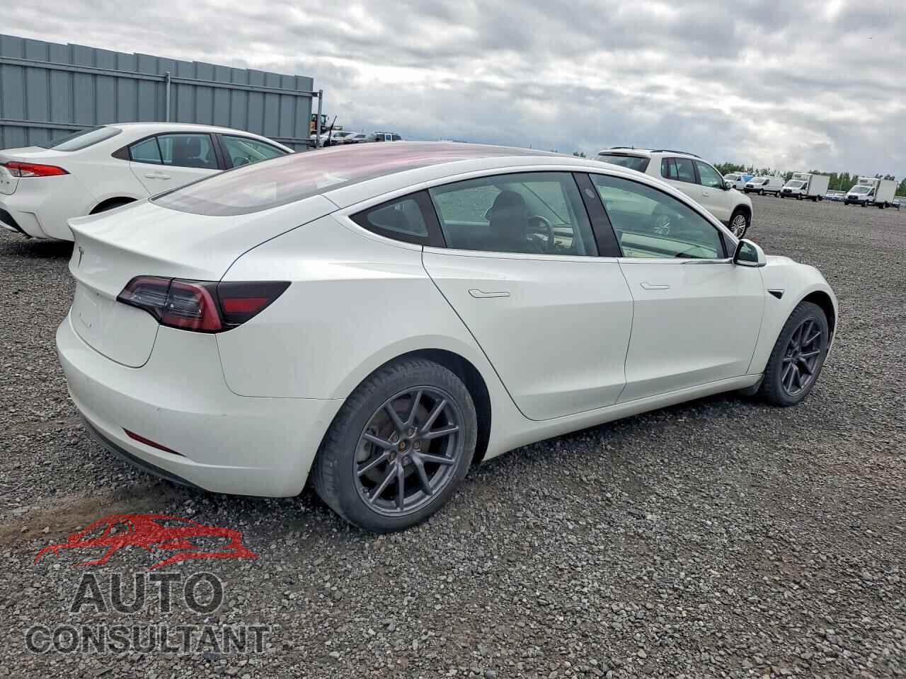 TESLA MODEL 3 2018 - 5YJ3E1EA1JF027975