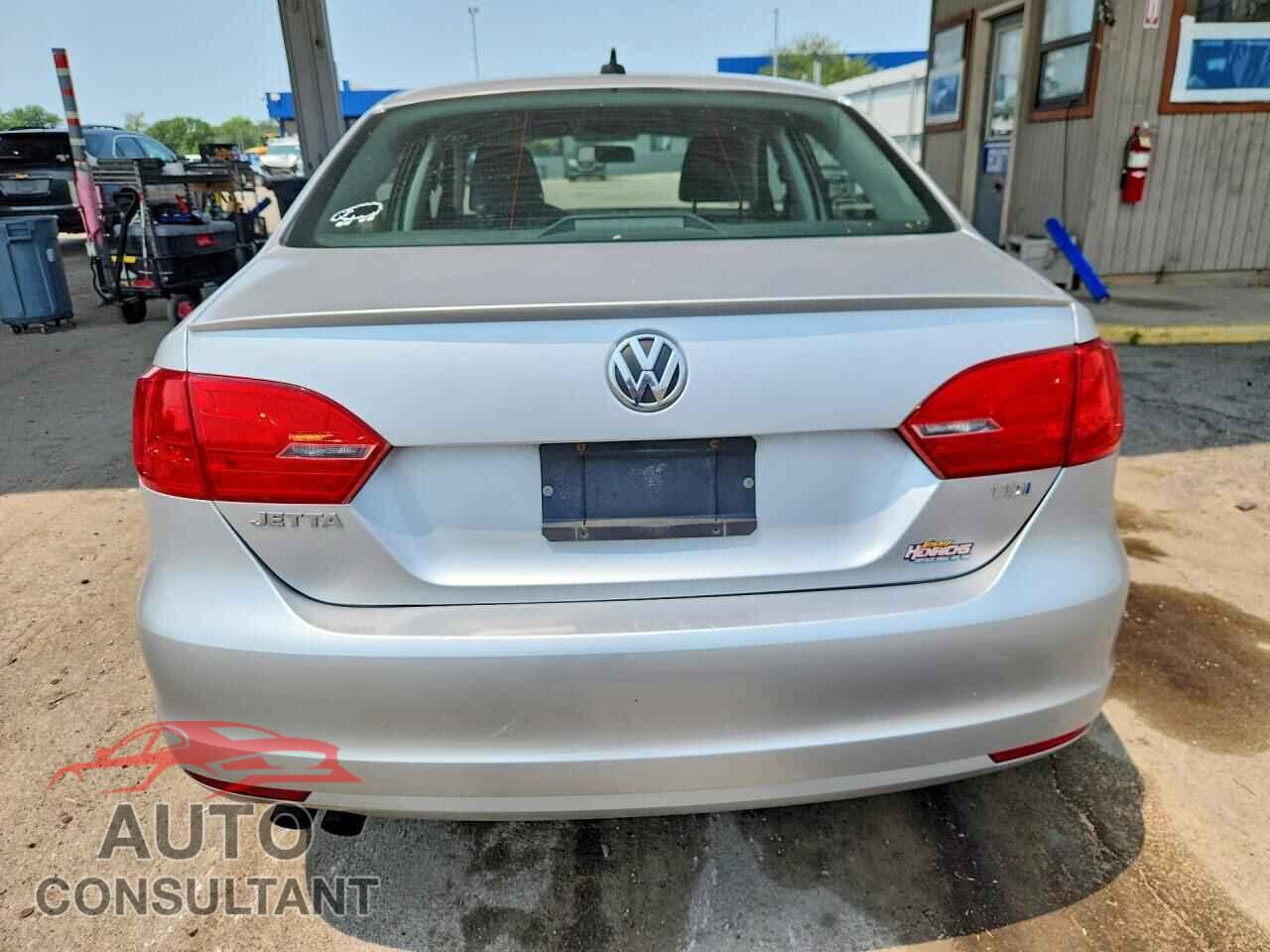 VOLKSWAGEN JETTA 2012 - 3VWLL7AJ2CM410012