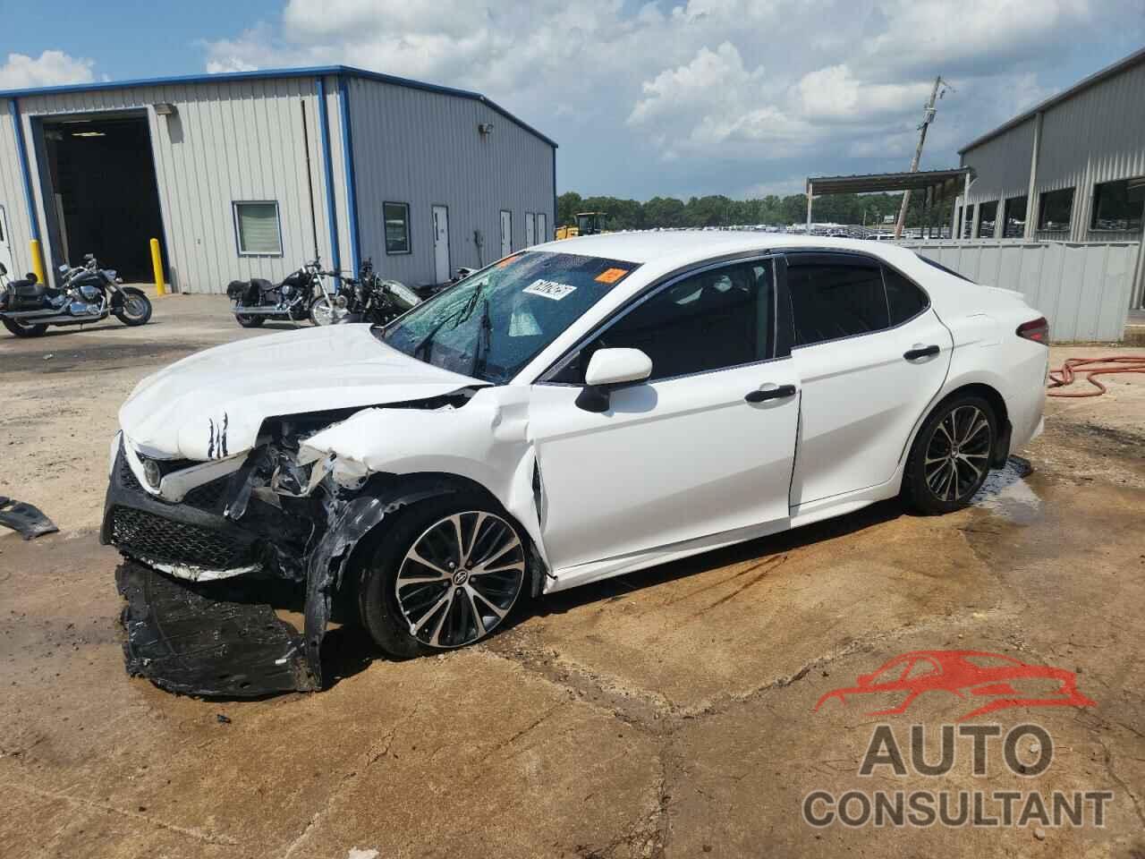 TOYOTA CAMRY 2018 - 4T1B11HK7JU066245