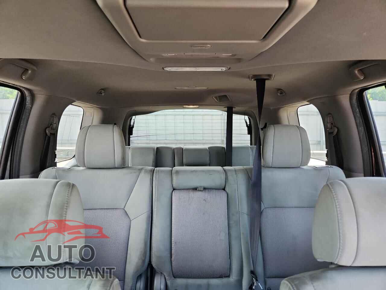 HONDA PILOT 2015 - 5FNYF3H30FB035228