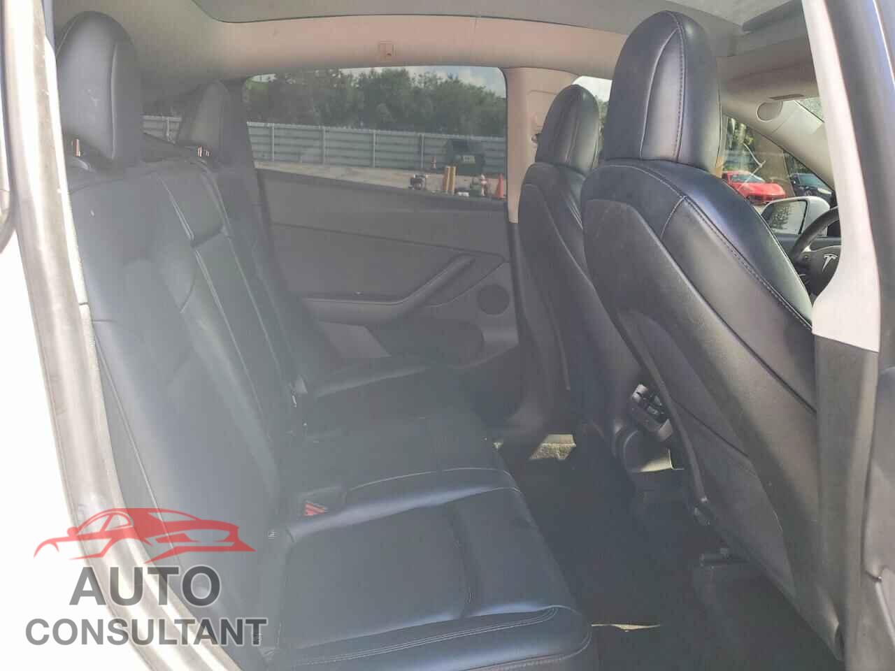 TESLA MODEL Y 2022 - 7SAYGDEE1NF307103