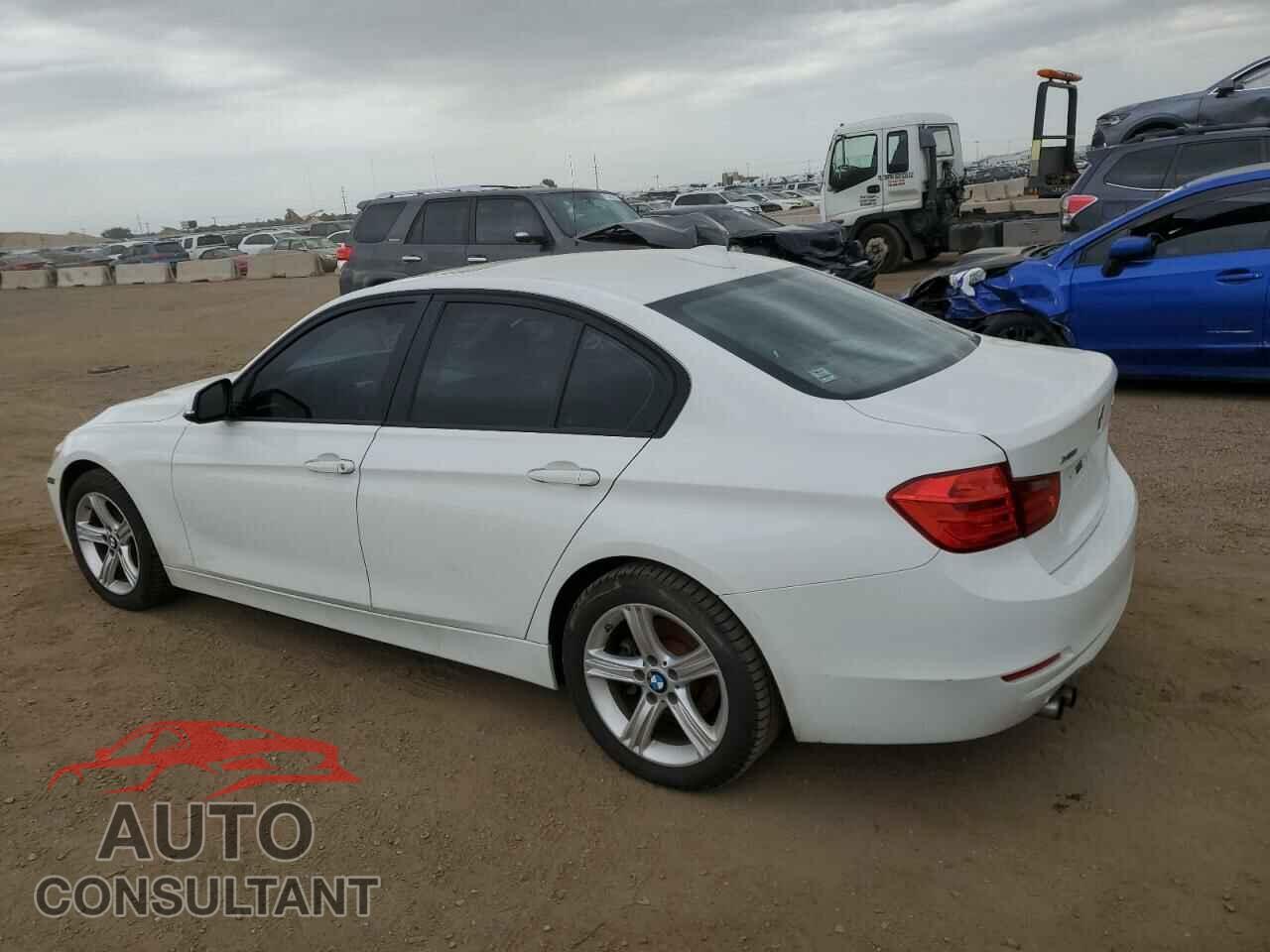 BMW 3 SERIES 2013 - WBA3B5G59DNP40982