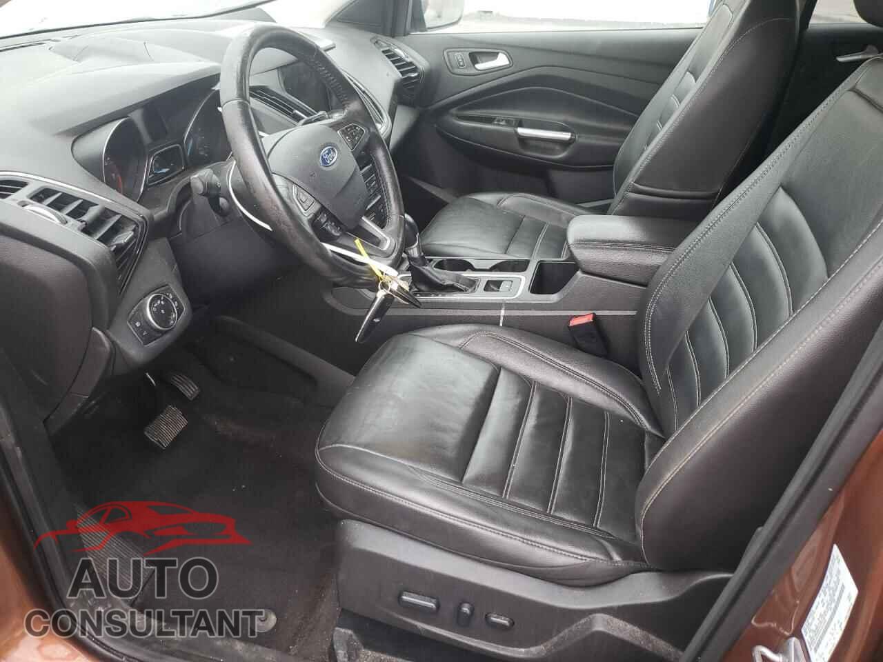 FORD ESCAPE 2017 - 1FMCU9JD4HUA31260