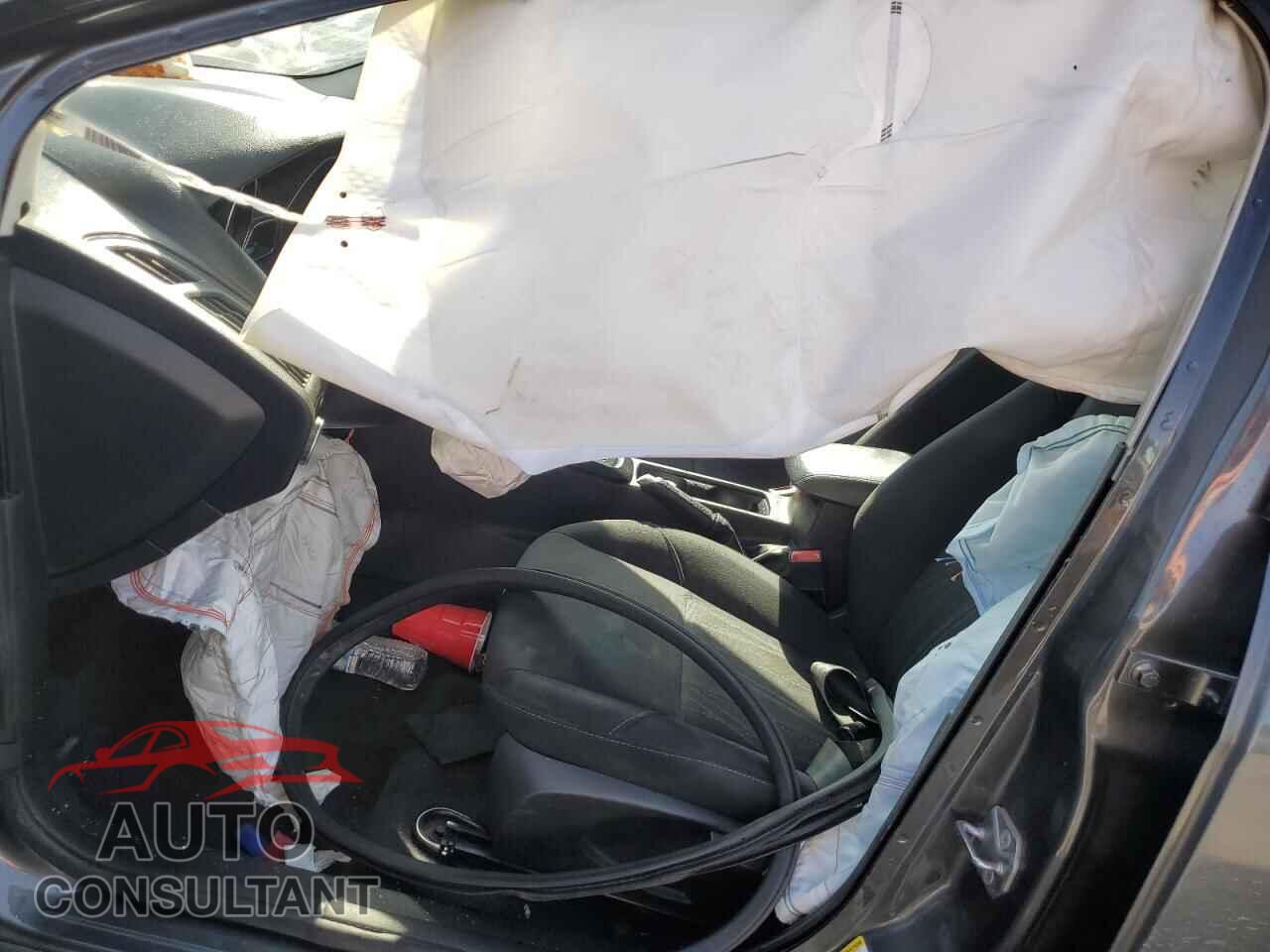 FORD FOCUS 2018 - 1FADP3FE5JL304092