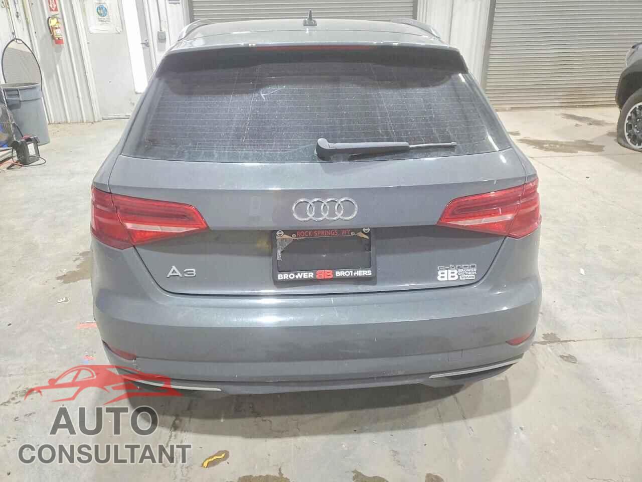 AUDI A3 2017 - WAUUPBFF5HA111599