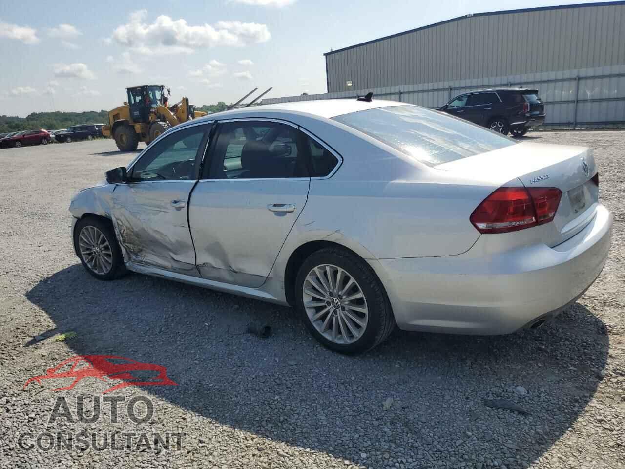 VOLKSWAGEN PASSAT 2013 - 1VWBH7A37DC133360