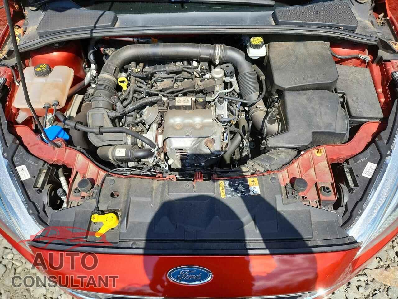 FORD FOCUS 2018 - 1FADP3FE3JL256821