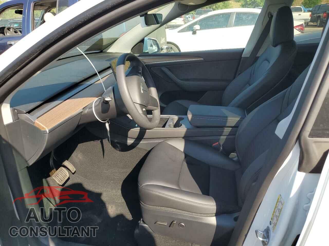 TESLA MODEL Y 2024 - 7SAYGAEE5RF048653