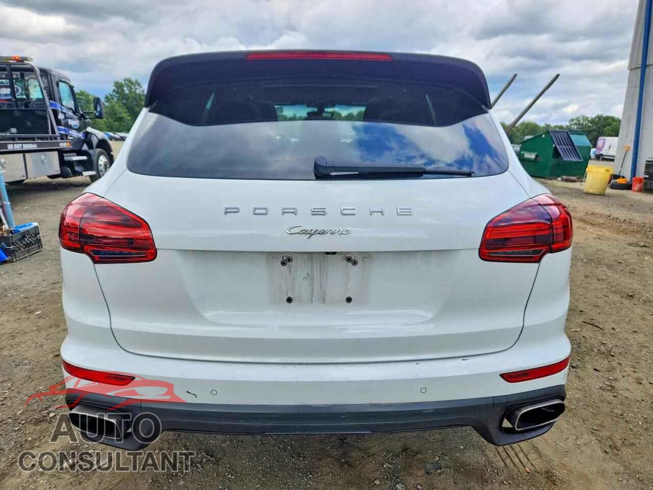 PORSCHE CAYENNE 2016 - WP1AA2A23GLA06105
