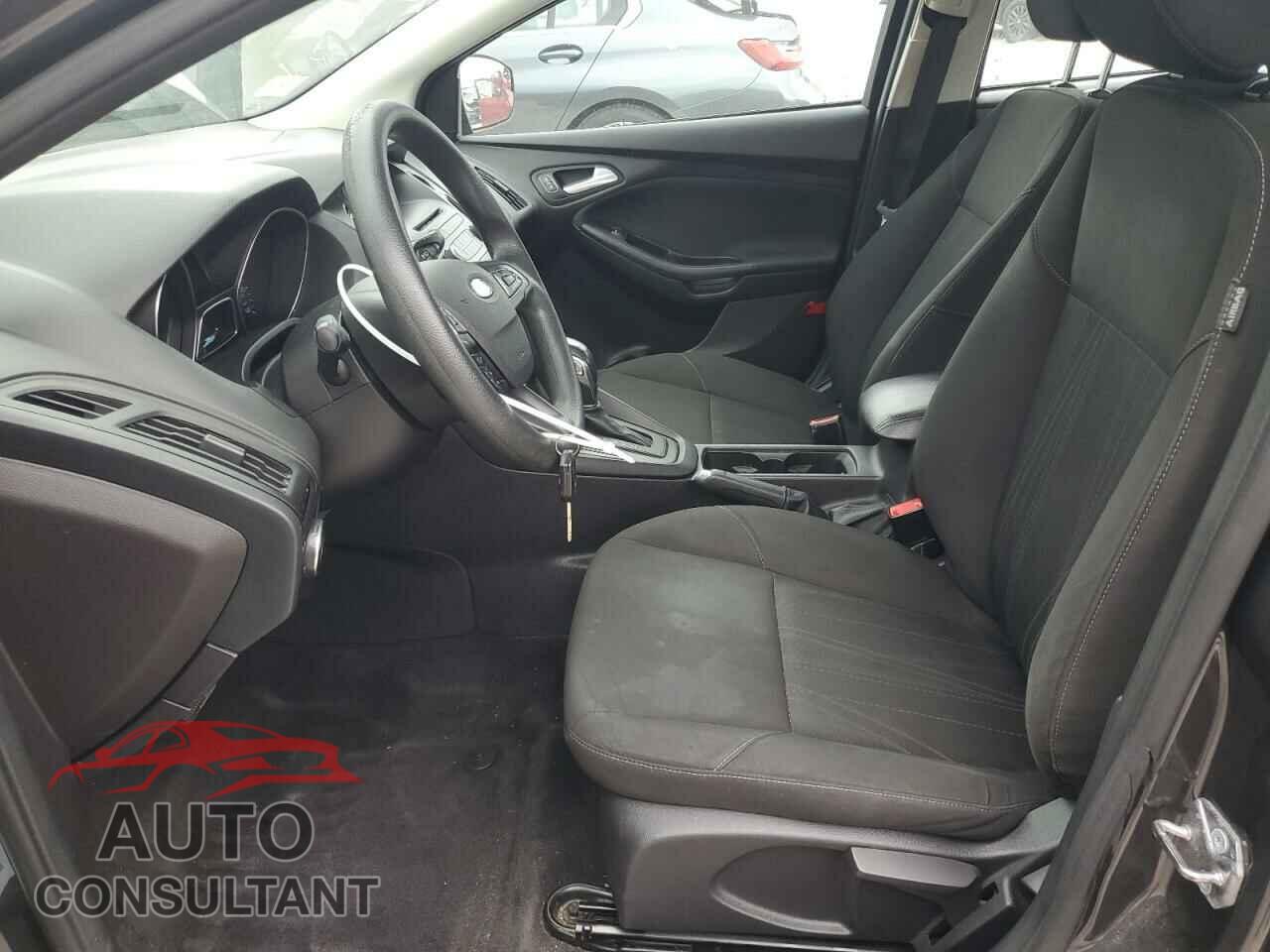 FORD FOCUS 2015 - 1FADP3F21FL200454