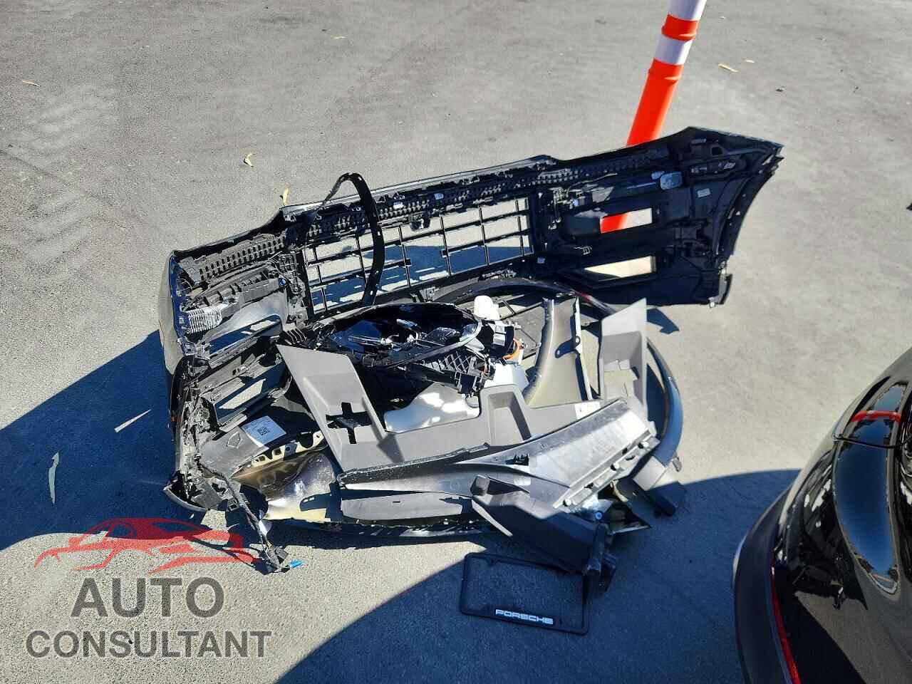 PORSCHE CAYENNE 2024 - WP1AA2AY4RDA03943