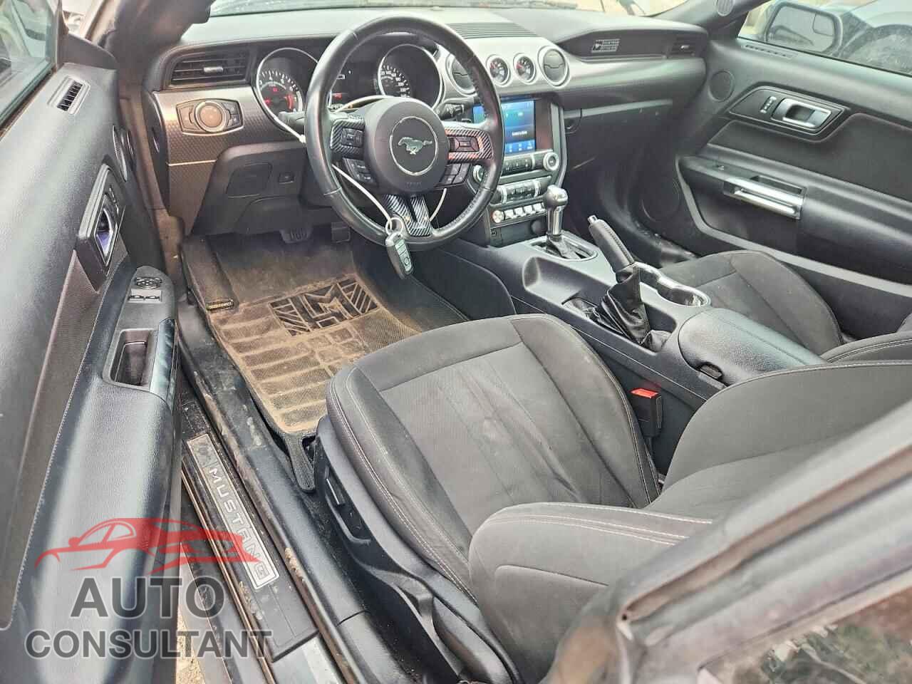 FORD MUSTANG 2020 - 1FA6P8CF7L5185794